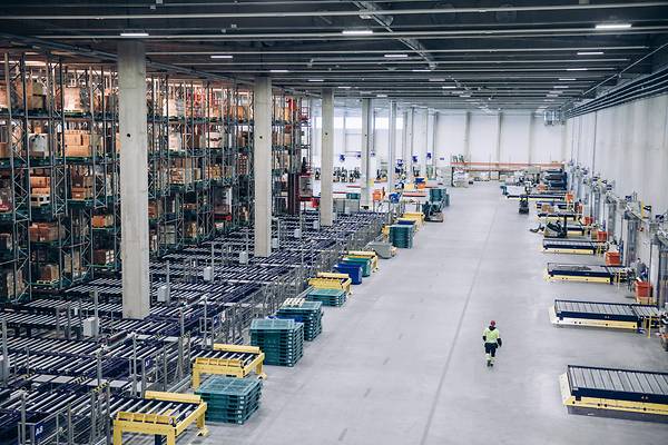 Warehouses & Logistics Hubs